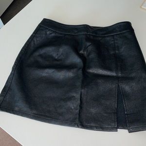 Lioness Mini Skirt in Black, Medium